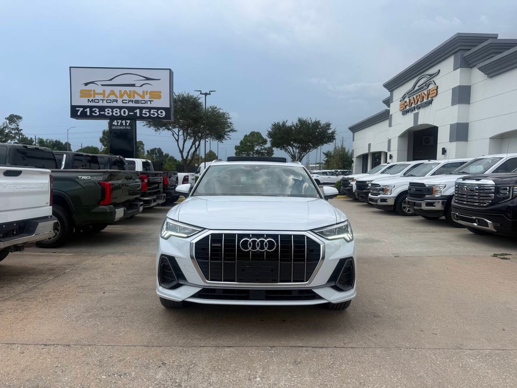 Audi Q3 Vehicle Full-screen Gallery Image 39