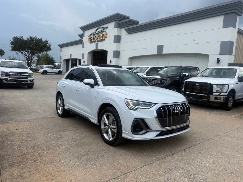 Audi Q3 Vehicle Full-screen Gallery Image 40