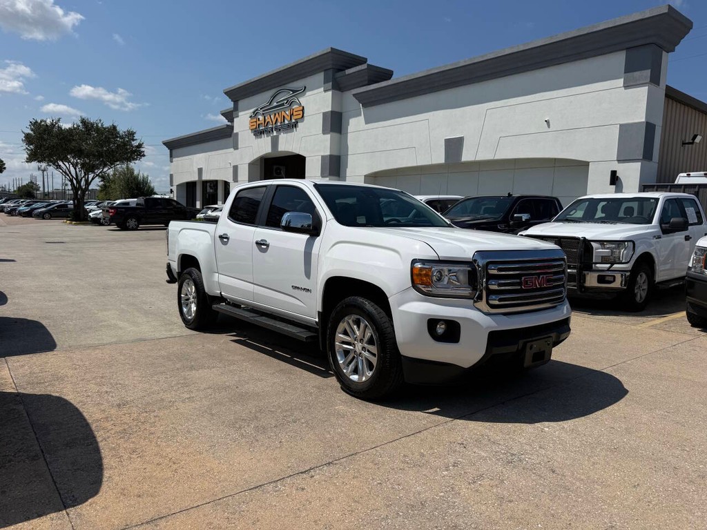 GMC Canyon Vehicle Full-screen Gallery Image 02