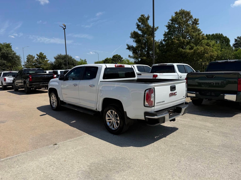 GMC Canyon Vehicle Full-screen Gallery Image 04