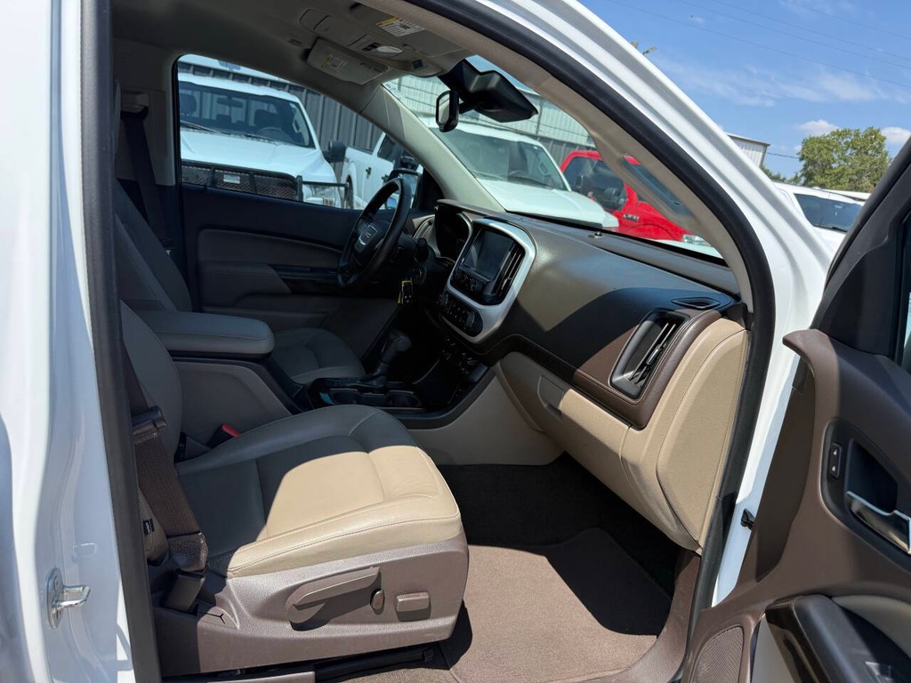 GMC Canyon Vehicle Full-screen Gallery Image 10