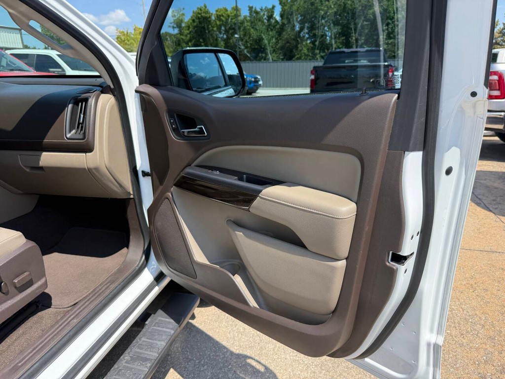 GMC Canyon Vehicle Full-screen Gallery Image 11