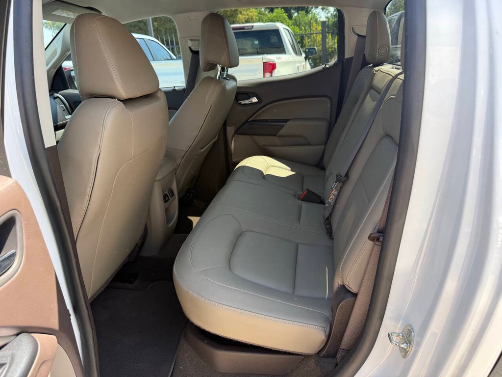 GMC Canyon Vehicle Full-screen Gallery Image 13
