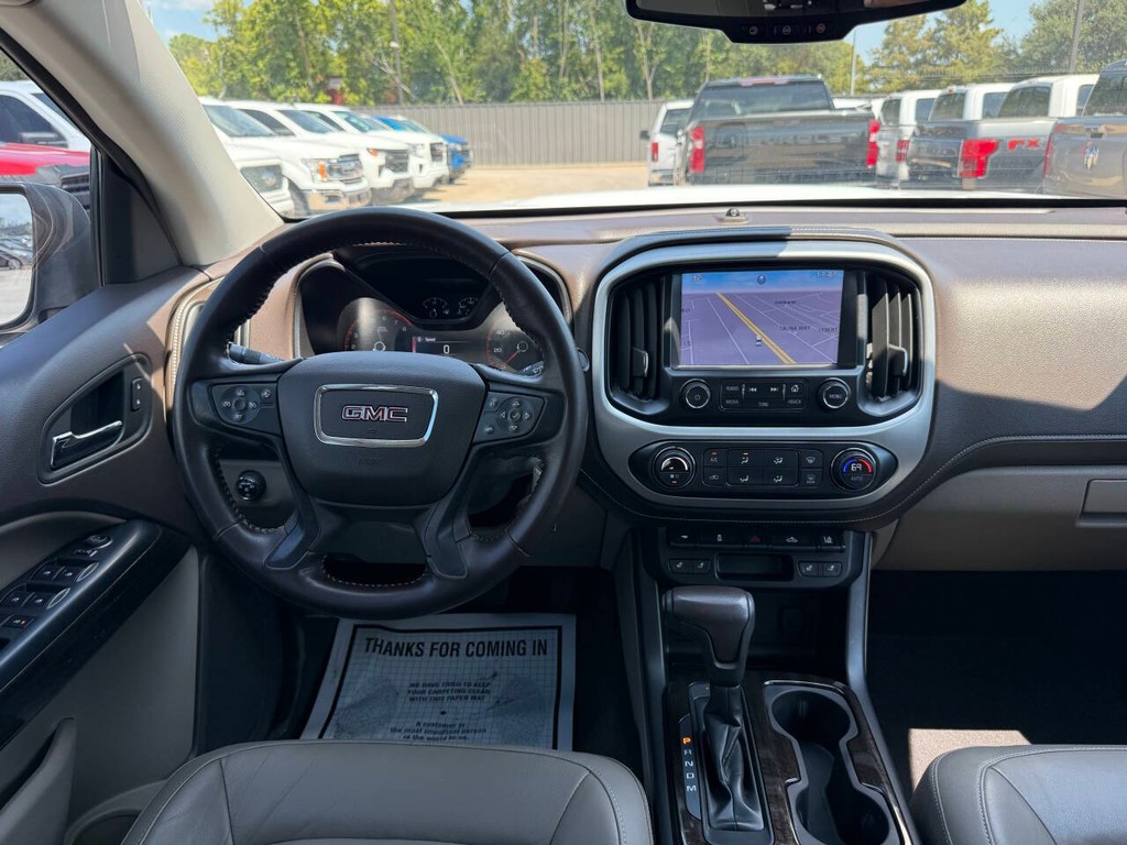GMC Canyon Vehicle Full-screen Gallery Image 21
