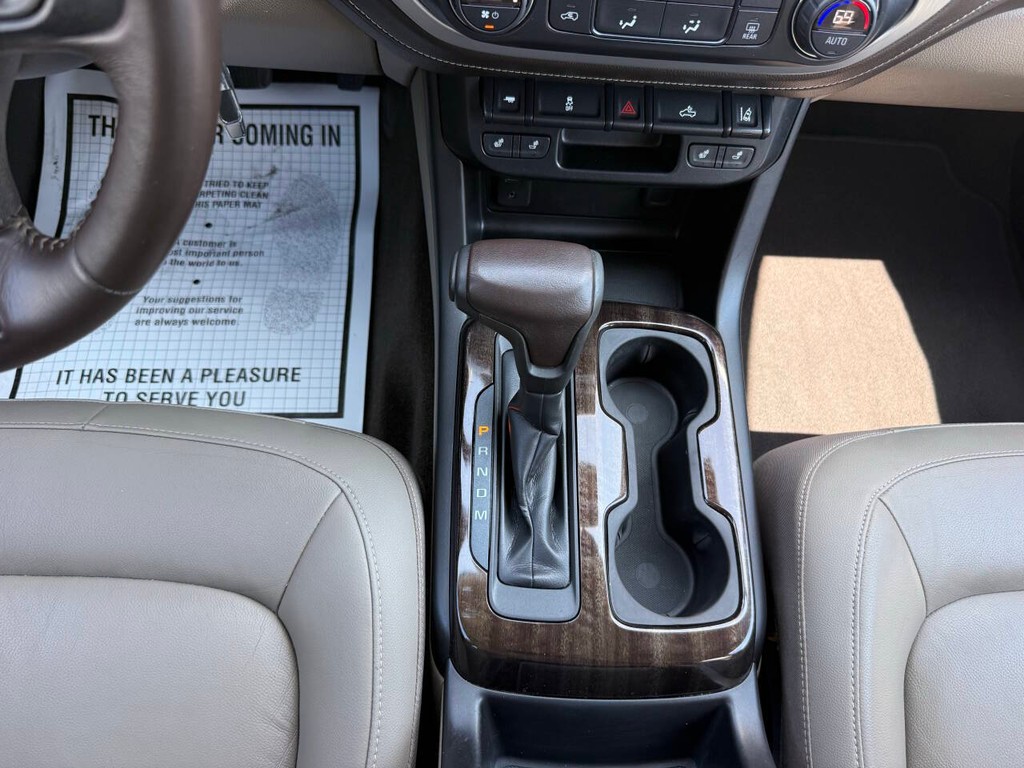 GMC Canyon Vehicle Full-screen Gallery Image 30