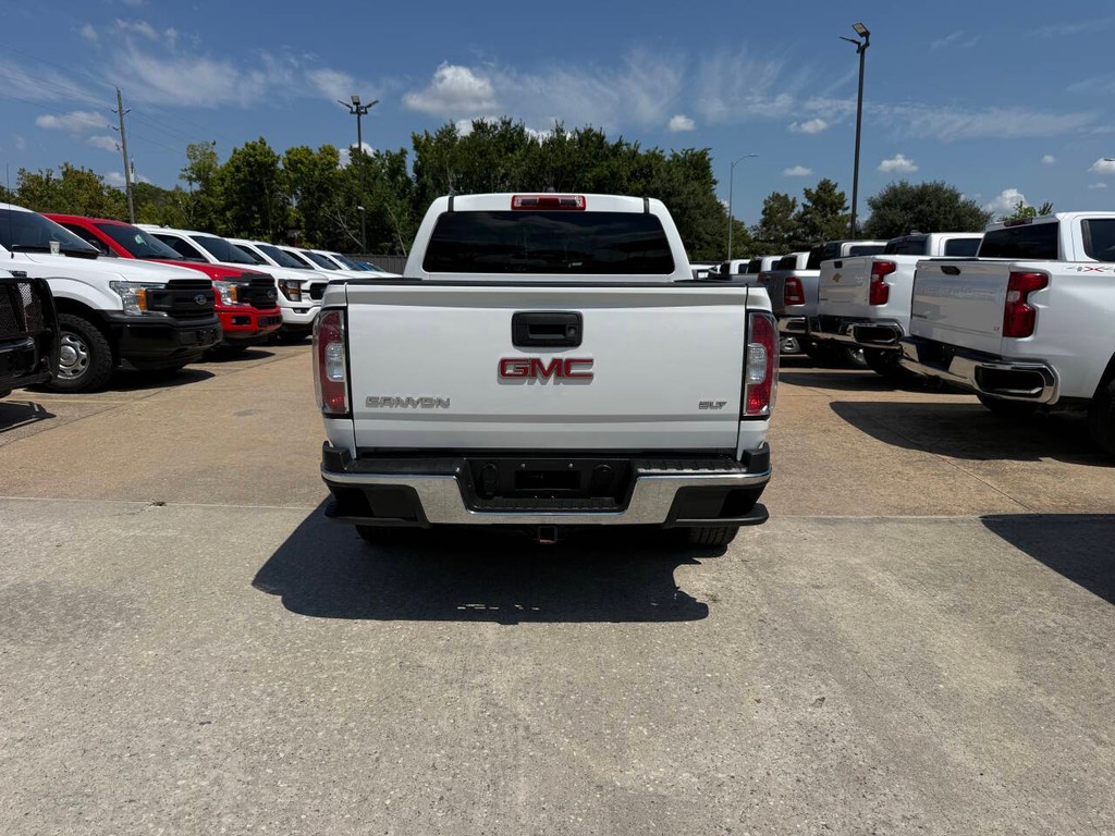 GMC Canyon Vehicle Full-screen Gallery Image 40