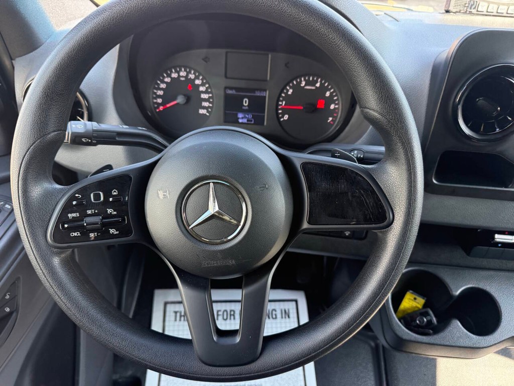 Mercedes-Benz Sprinter Cargo Van Vehicle Full-screen Gallery Image 18