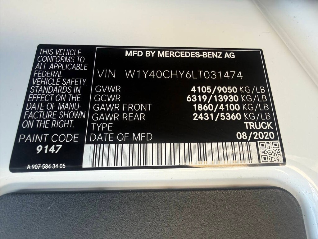 Mercedes-Benz Sprinter Cargo Van Vehicle Full-screen Gallery Image 28