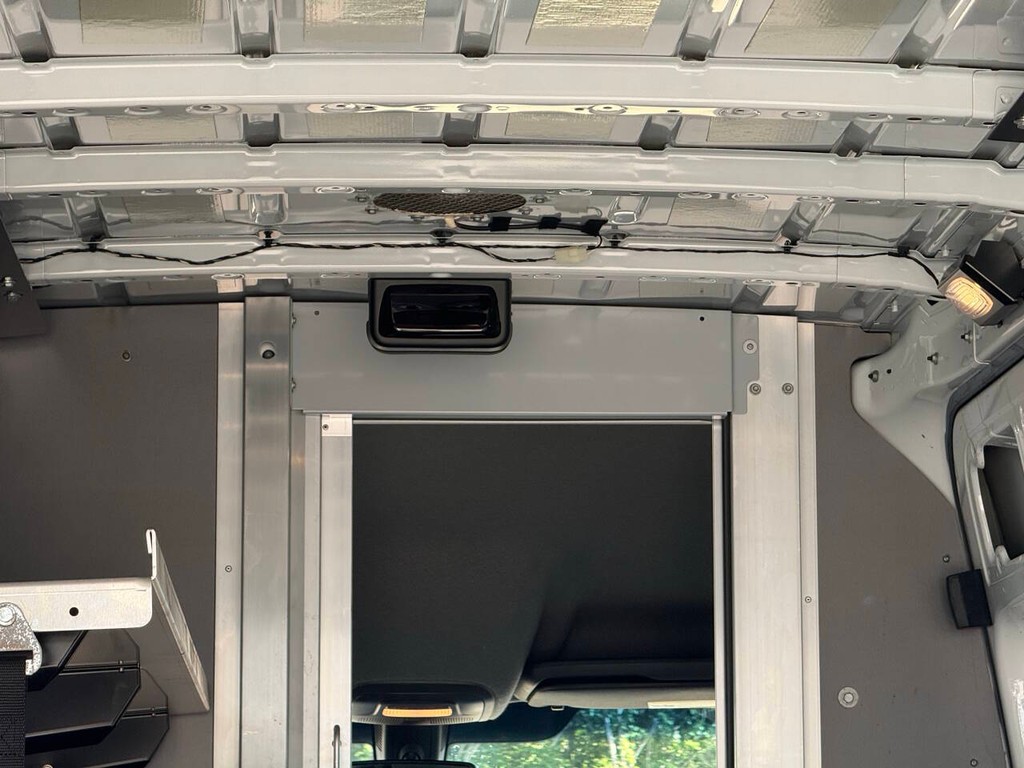 Mercedes-Benz Sprinter Cargo Van Vehicle Full-screen Gallery Image 32