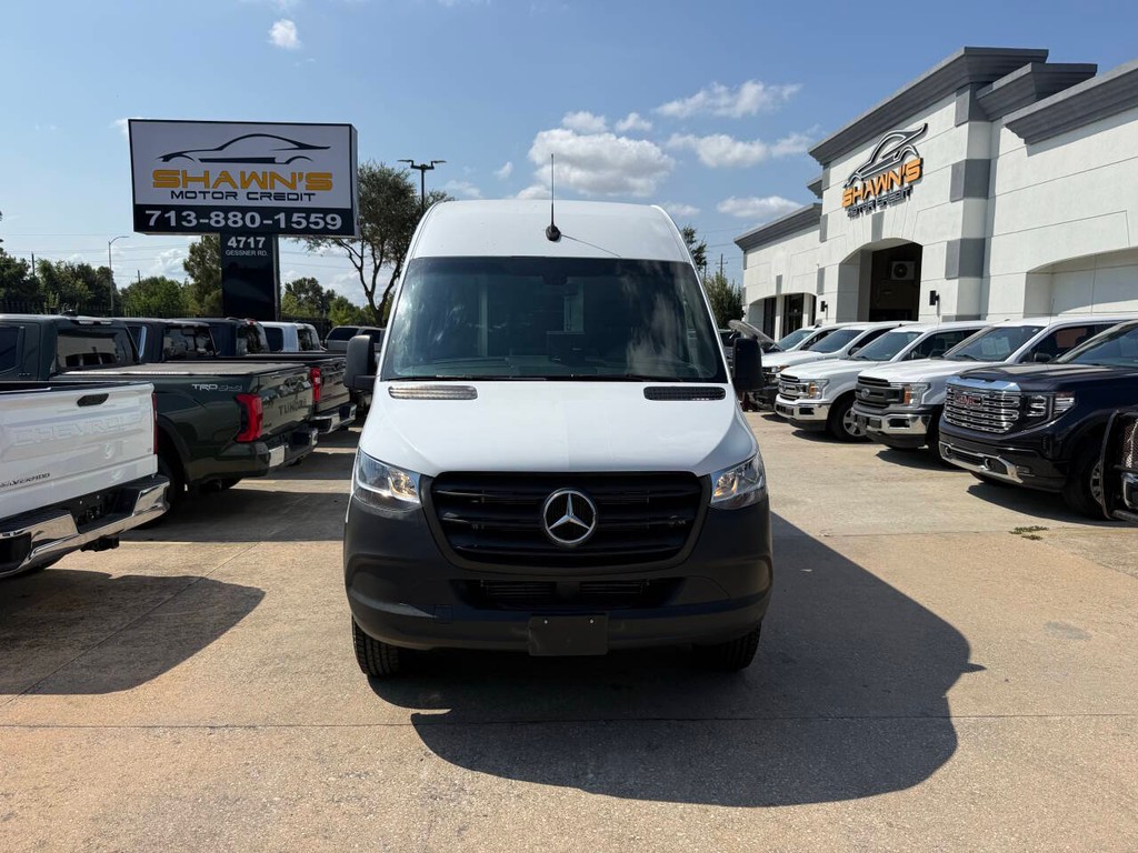 Mercedes-Benz Sprinter Cargo Van Vehicle Full-screen Gallery Image 35