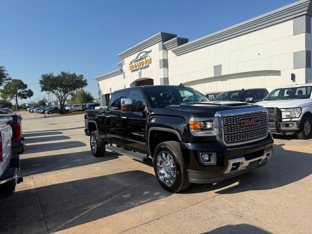 GMC Sierra 2500HD Vehicle Full-screen Gallery Image 02