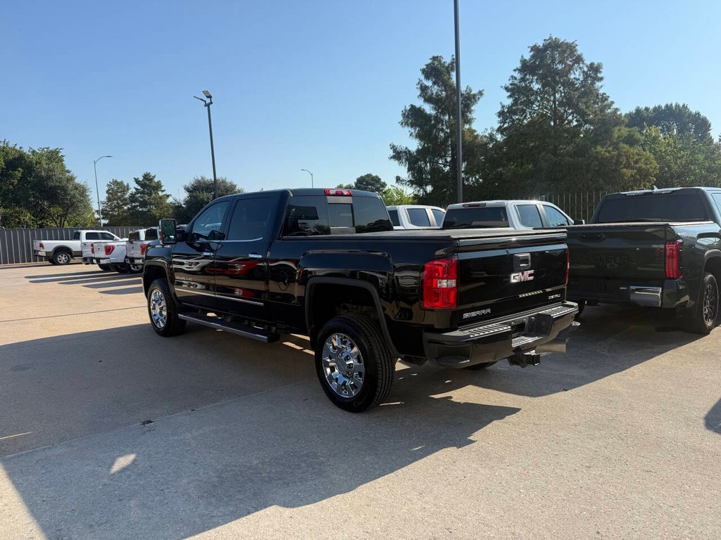 GMC Sierra 2500HD Vehicle Full-screen Gallery Image 04