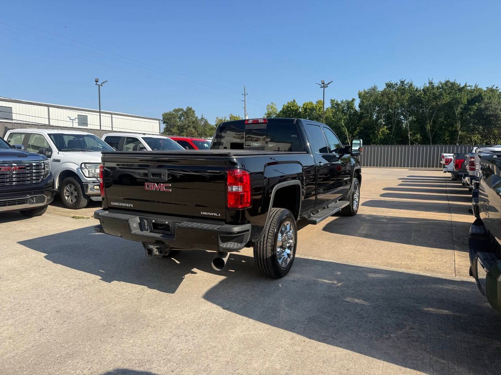 GMC Sierra 2500HD Vehicle Full-screen Gallery Image 05
