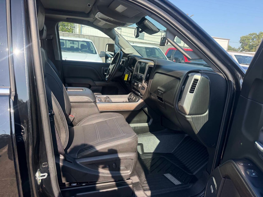 GMC Sierra 2500HD Vehicle Full-screen Gallery Image 10