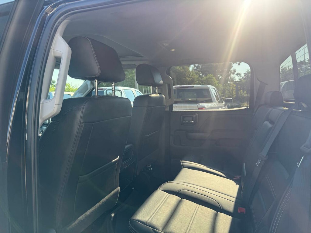 GMC Sierra 2500HD Vehicle Full-screen Gallery Image 12
