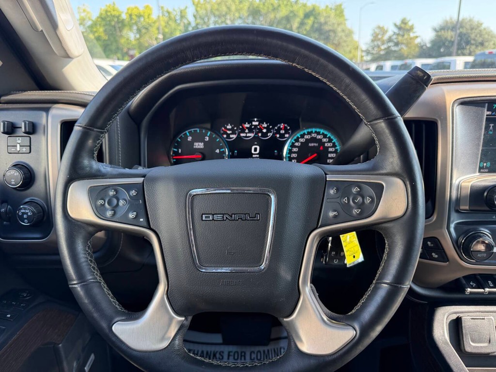 GMC Sierra 2500HD Vehicle Full-screen Gallery Image 24