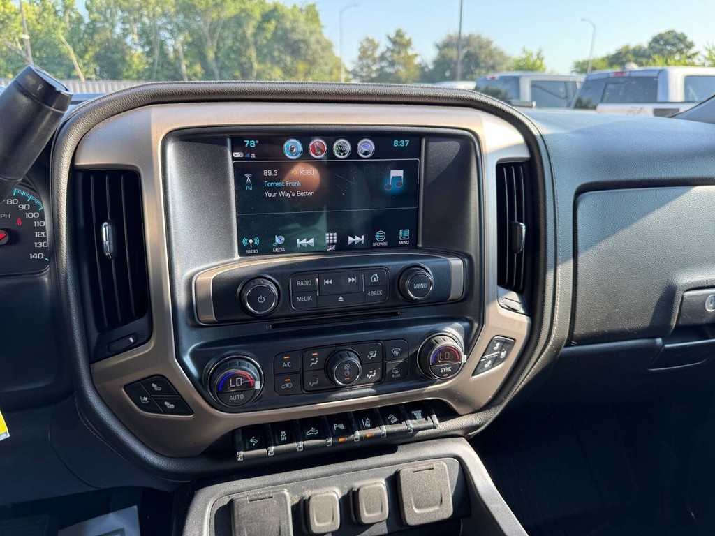 GMC Sierra 2500HD Vehicle Full-screen Gallery Image 25