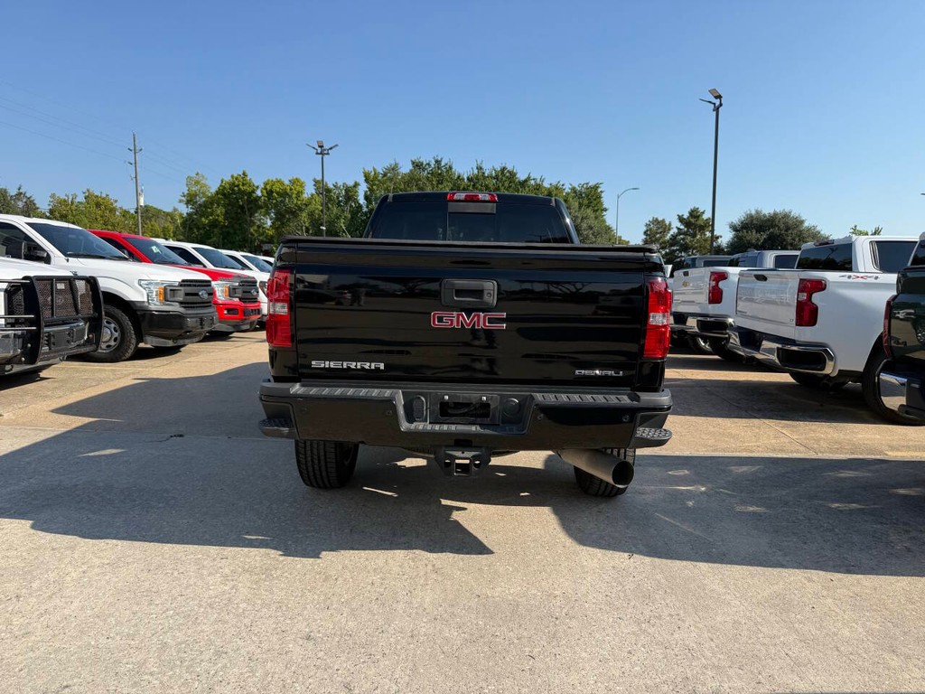 GMC Sierra 2500HD Vehicle Full-screen Gallery Image 40