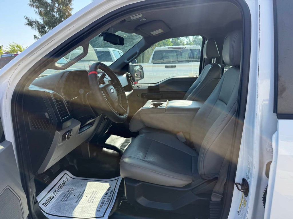 Ford F-150 Vehicle Full-screen Gallery Image 07