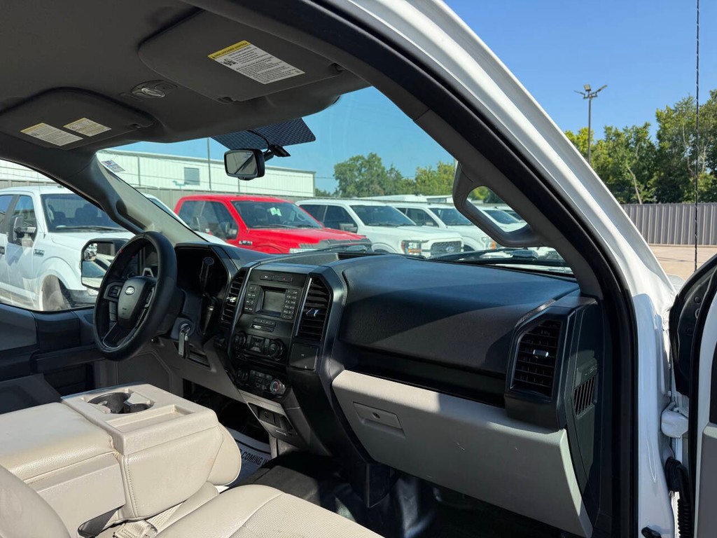 Ford F-150 Vehicle Full-screen Gallery Image 09