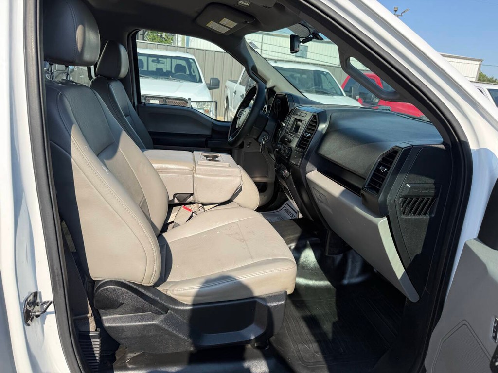 Ford F-150 Vehicle Full-screen Gallery Image 10