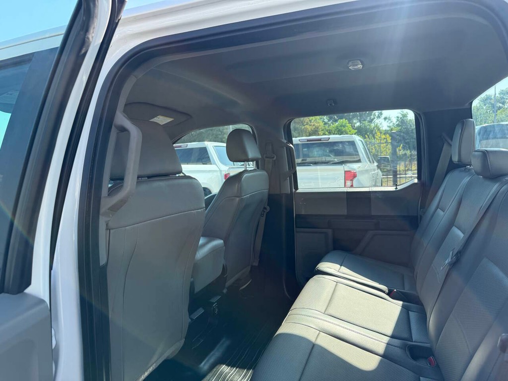 Ford F-150 Vehicle Full-screen Gallery Image 12