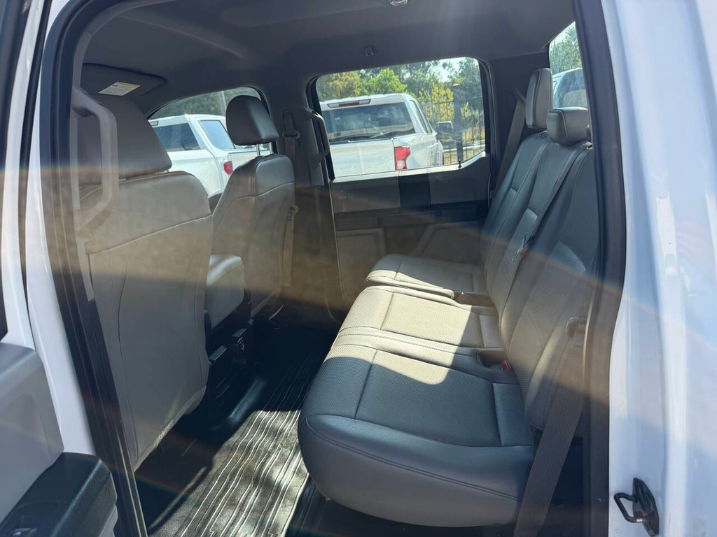 Ford F-150 Vehicle Full-screen Gallery Image 13