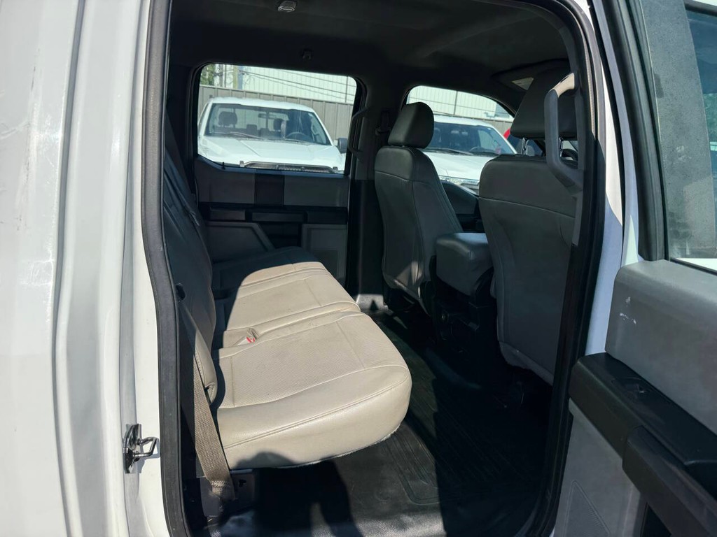Ford F-150 Vehicle Full-screen Gallery Image 15