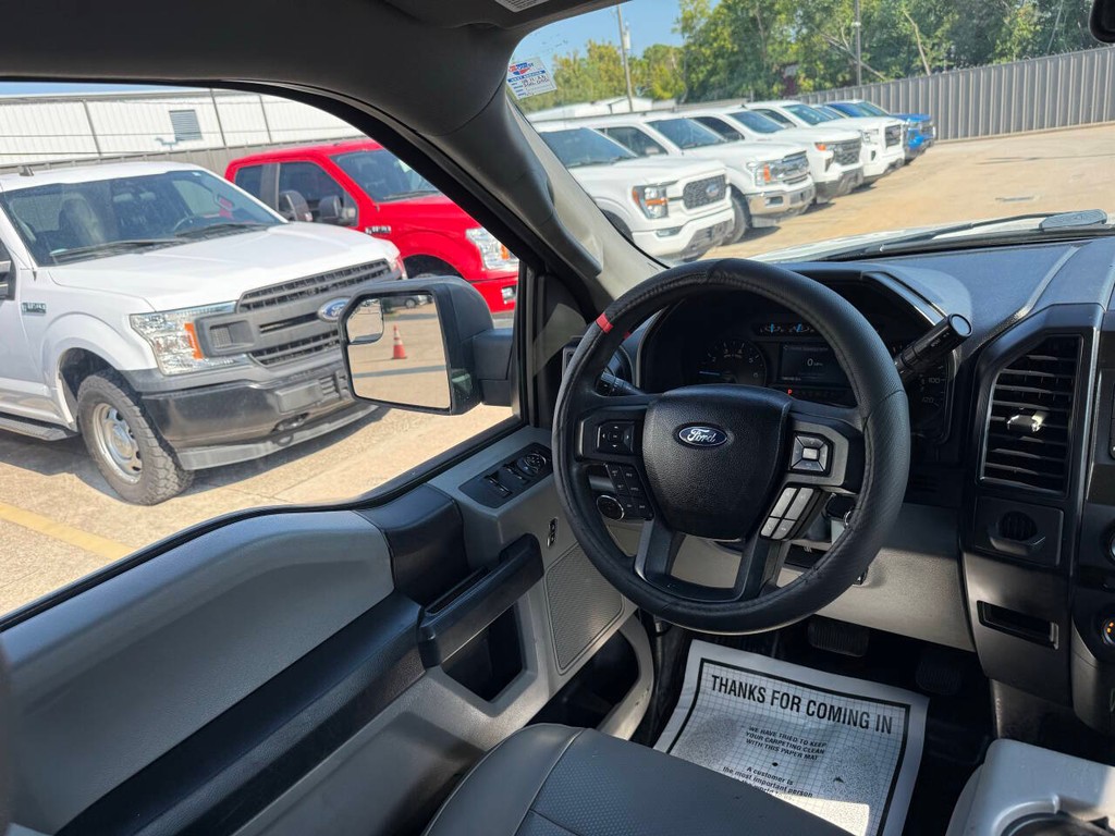 Ford F-150 Vehicle Full-screen Gallery Image 19