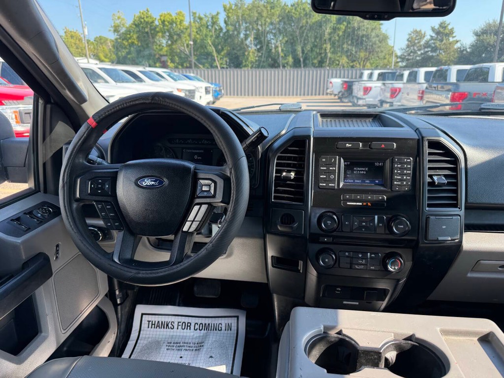 Ford F-150 Vehicle Full-screen Gallery Image 21