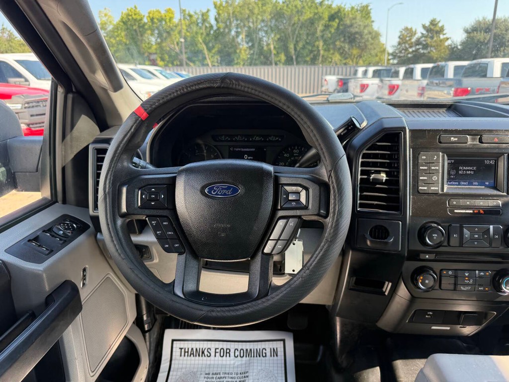 Ford F-150 Vehicle Full-screen Gallery Image 22