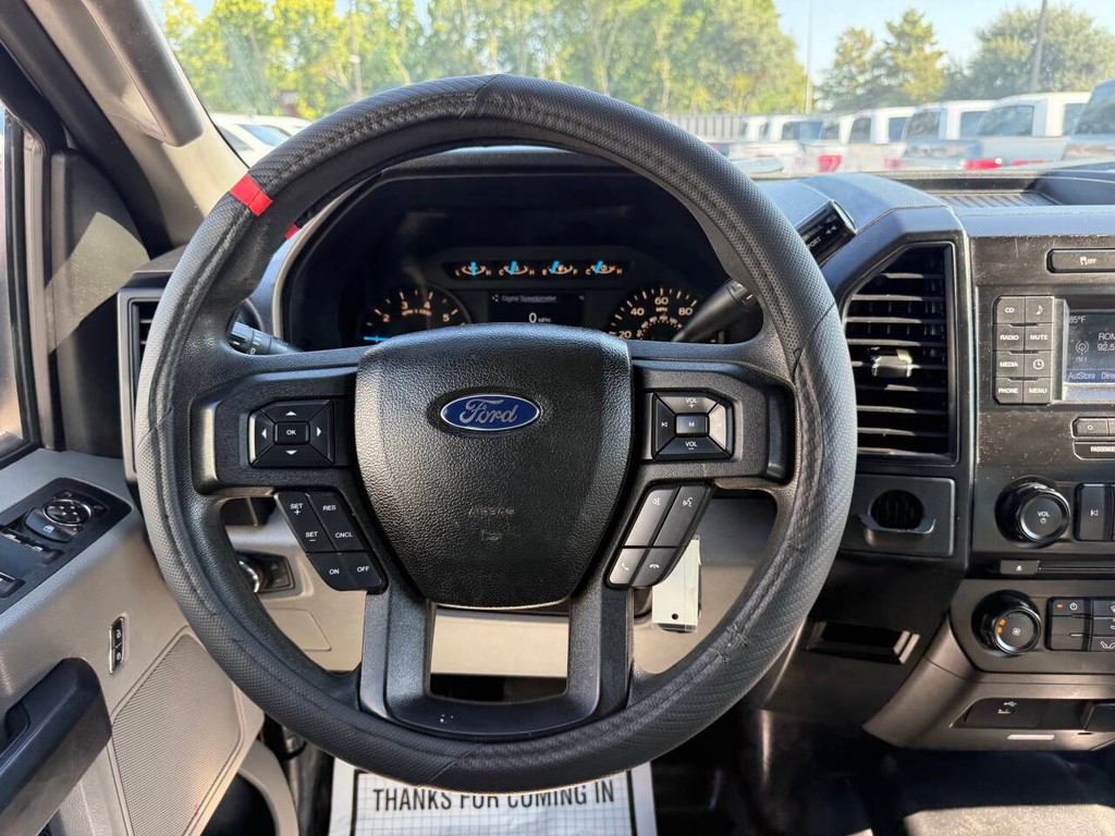 Ford F-150 Vehicle Full-screen Gallery Image 23