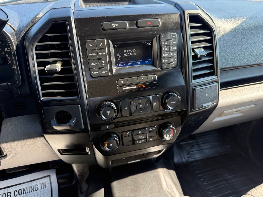 Ford F-150 Vehicle Full-screen Gallery Image 26