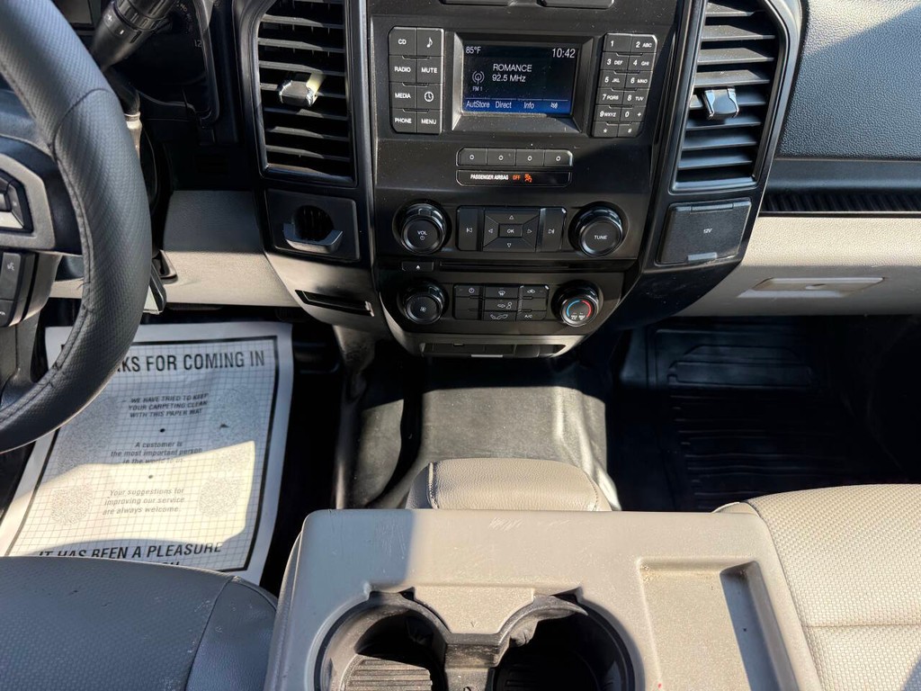 Ford F-150 Vehicle Full-screen Gallery Image 28