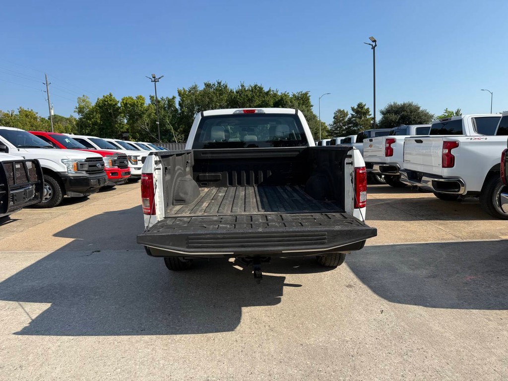 Ford F-150 Vehicle Full-screen Gallery Image 35