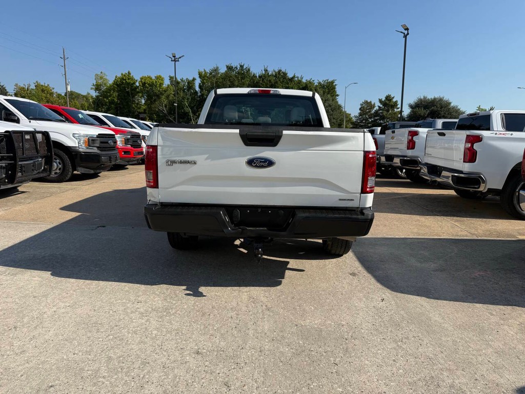 Ford F-150 Vehicle Full-screen Gallery Image 36