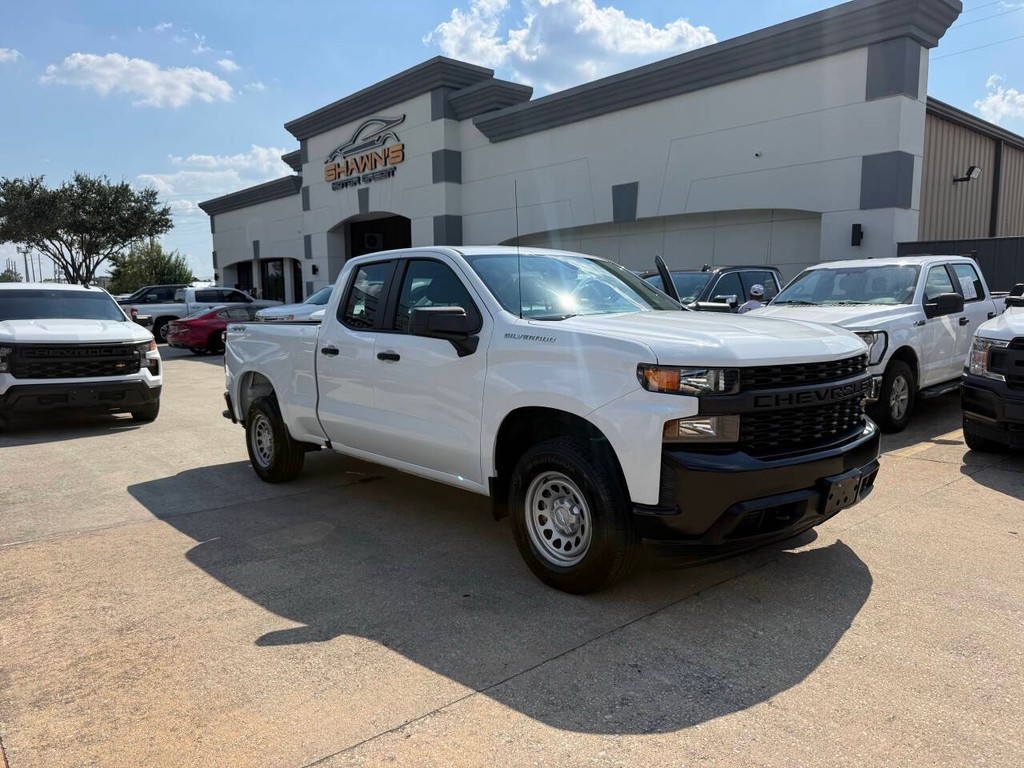 Chevrolet Silverado 1500 Vehicle Full-screen Gallery Image 02