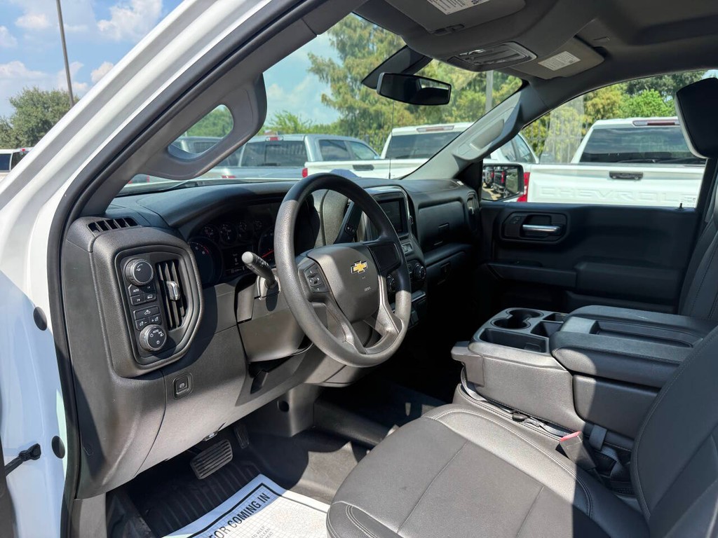 Chevrolet Silverado 1500 Vehicle Full-screen Gallery Image 06