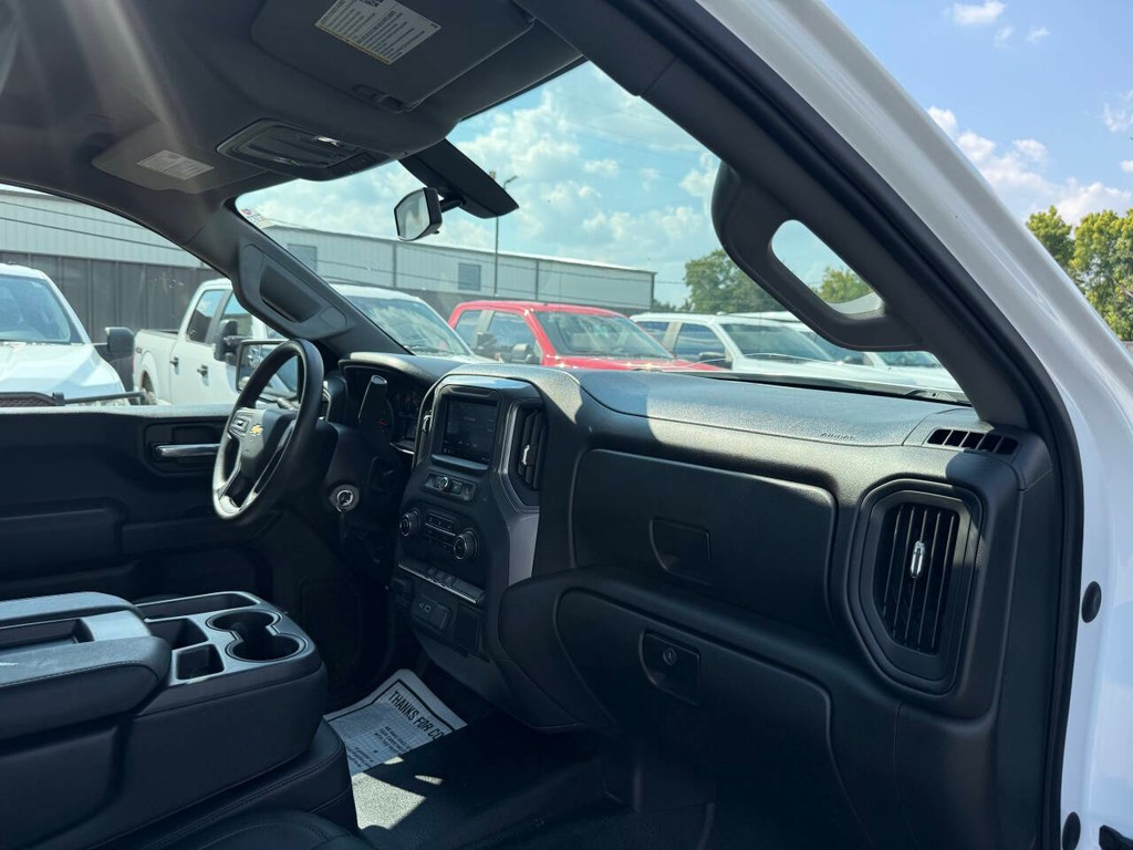Chevrolet Silverado 1500 Vehicle Full-screen Gallery Image 09