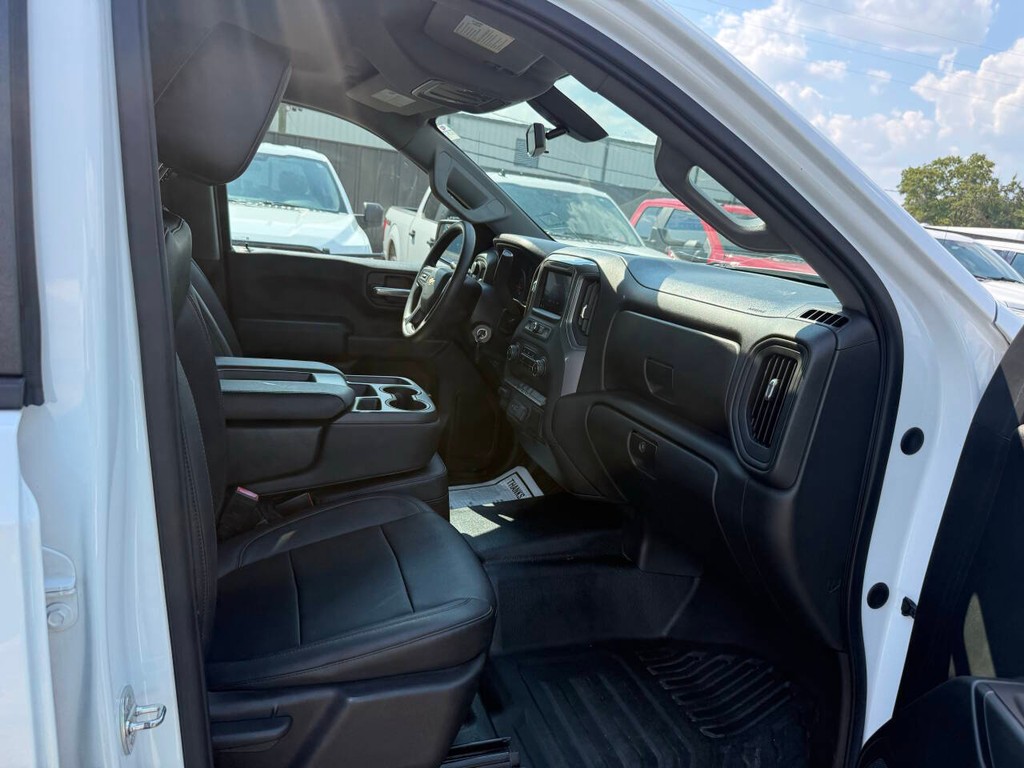 Chevrolet Silverado 1500 Vehicle Full-screen Gallery Image 10