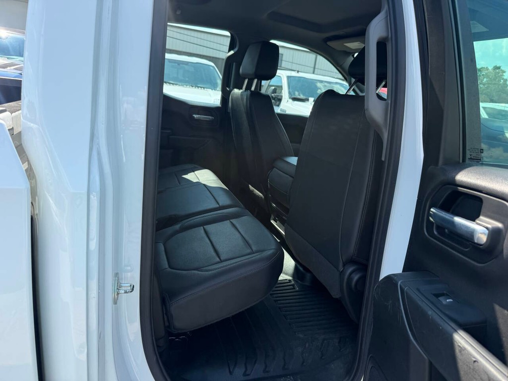 Chevrolet Silverado 1500 Vehicle Full-screen Gallery Image 15