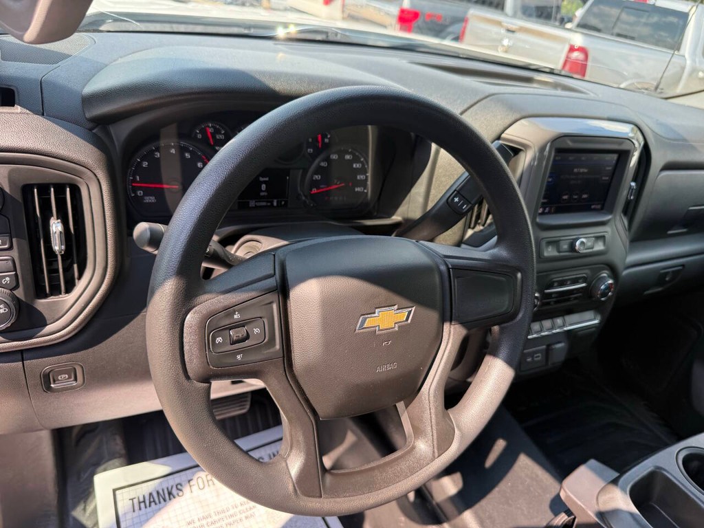 Chevrolet Silverado 1500 Vehicle Full-screen Gallery Image 20