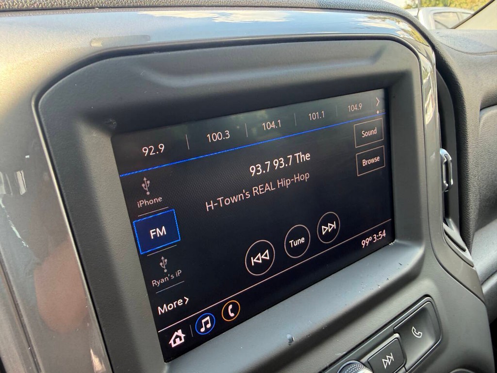 Chevrolet Silverado 1500 Vehicle Full-screen Gallery Image 26
