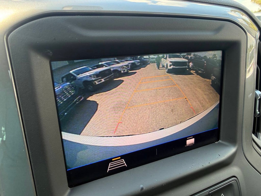Chevrolet Silverado 1500 Vehicle Full-screen Gallery Image 27