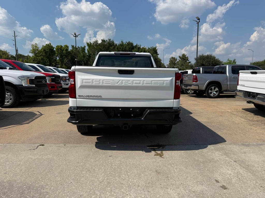 Chevrolet Silverado 1500 Vehicle Full-screen Gallery Image 34