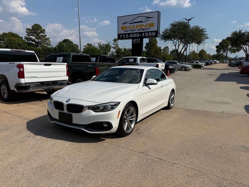 BMW 4 Series Vehicle Full-screen Gallery Image 03