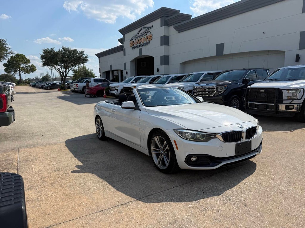 BMW 4 Series Vehicle Full-screen Gallery Image 08