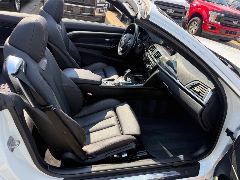 BMW 4 Series Vehicle Full-screen Gallery Image 15