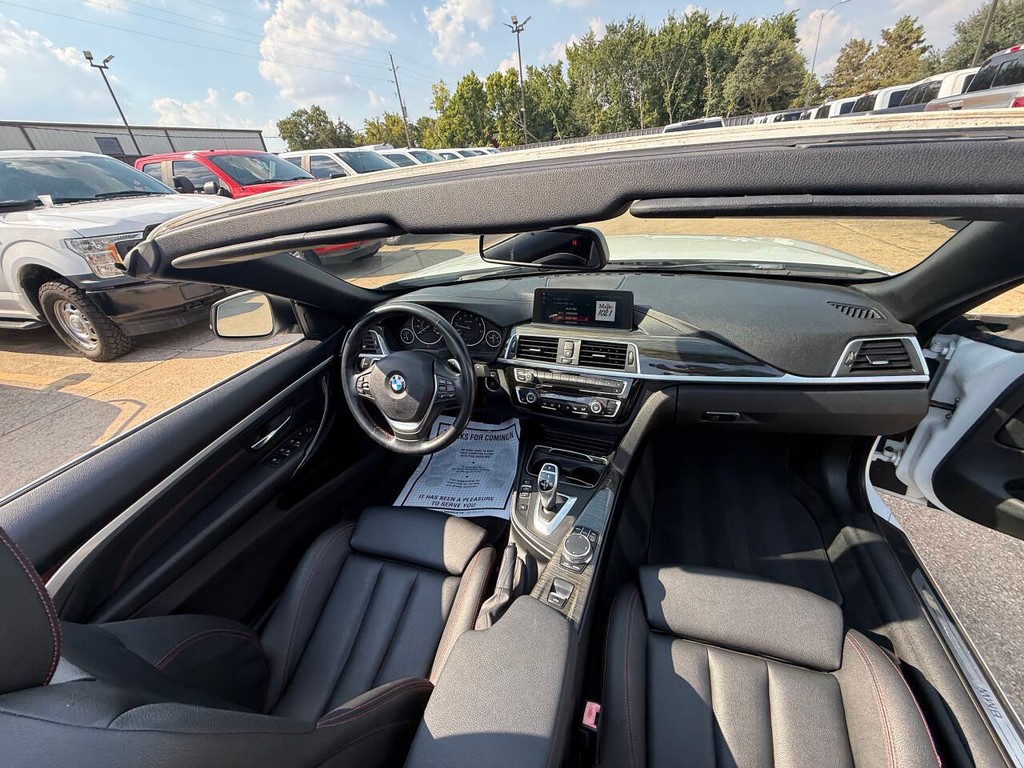 BMW 4 Series Vehicle Full-screen Gallery Image 19