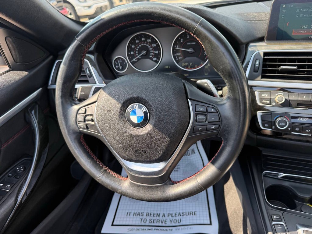BMW 4 Series Vehicle Full-screen Gallery Image 21